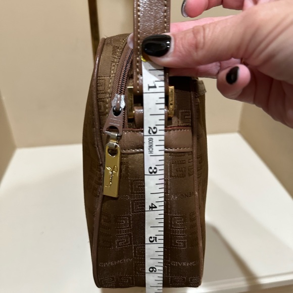 Vintage Givenchy Monogrammed Shoulderbag - Picture 7 of 9